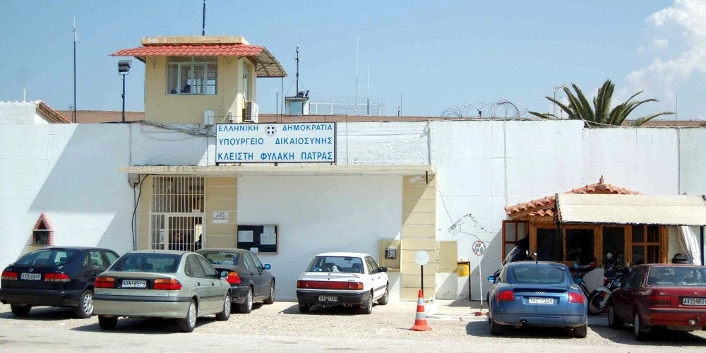 Περίεργη υπόθεση: «Πείραξαν» τα φυσίγγια στις φυλακές Αγίου Στεφάνου Πάτρας
